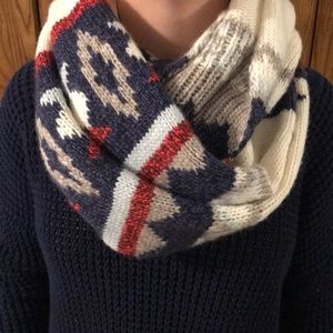 American Eagle scarf !